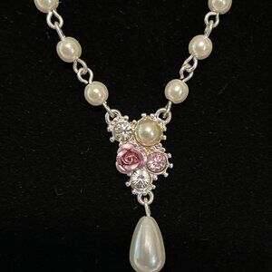 Preowned SAO Necklace Silver Tone Rose Rhinestones Faux Pearl 20" Adjustable